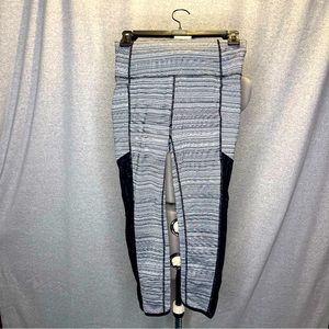 Athleta crop leggings black and white, two pockets, mesh size small